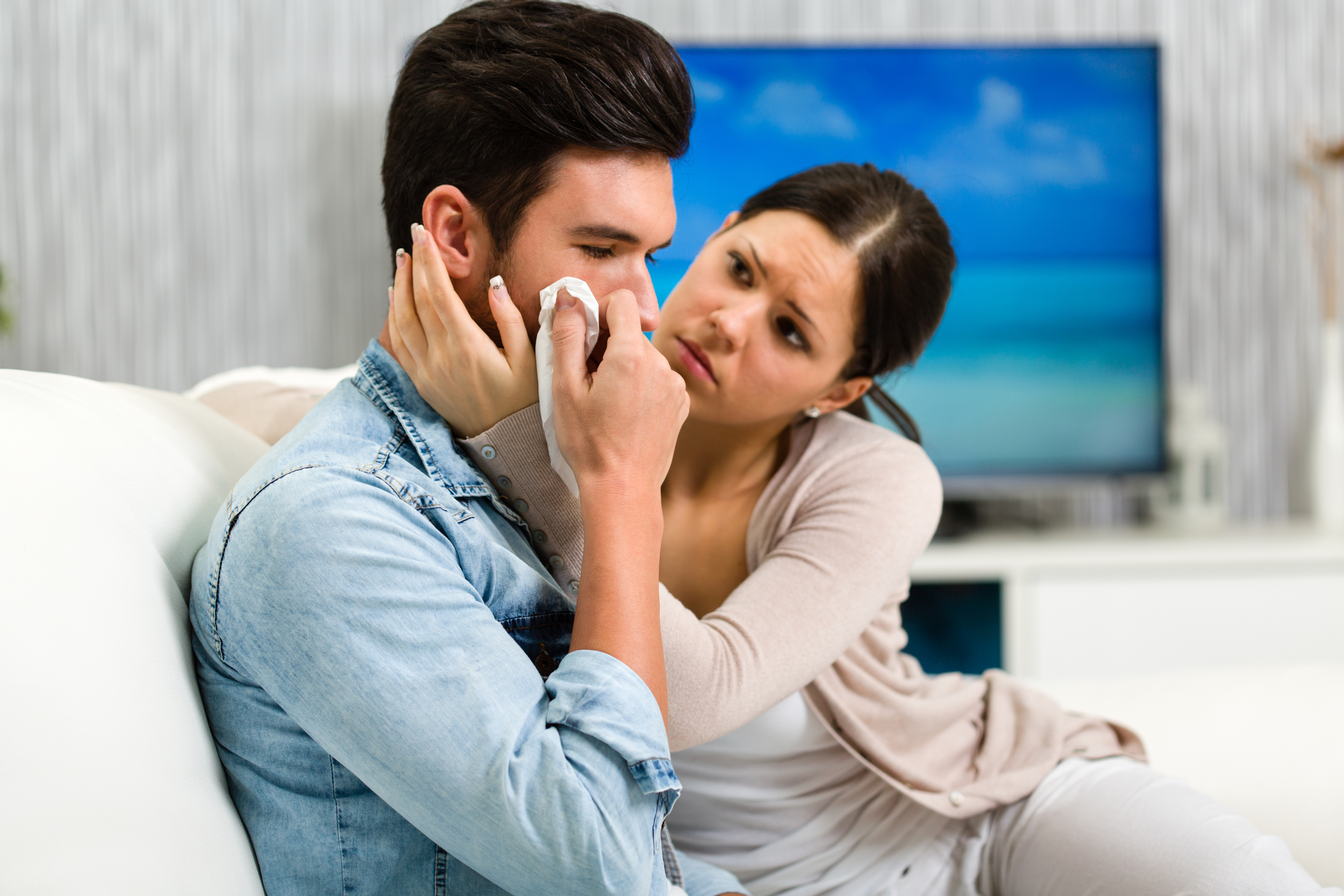 What Should You Do To Comfort Your Boyfriend When He Cries?