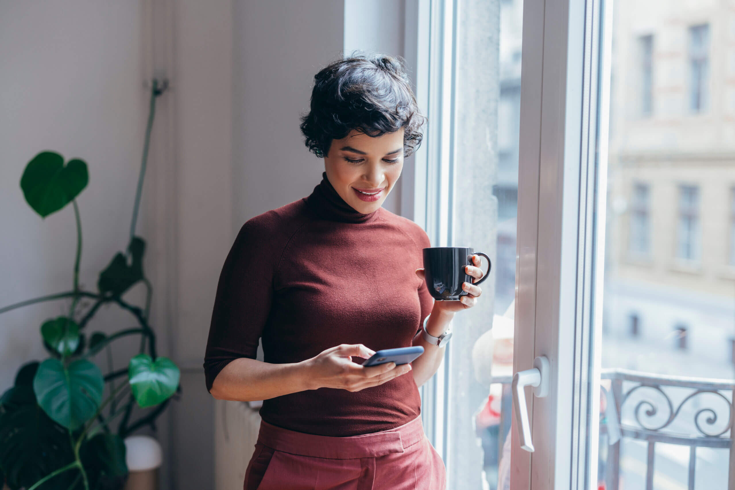 Is It a Good Sign if a Guy Texts Nonstop After the First Date?