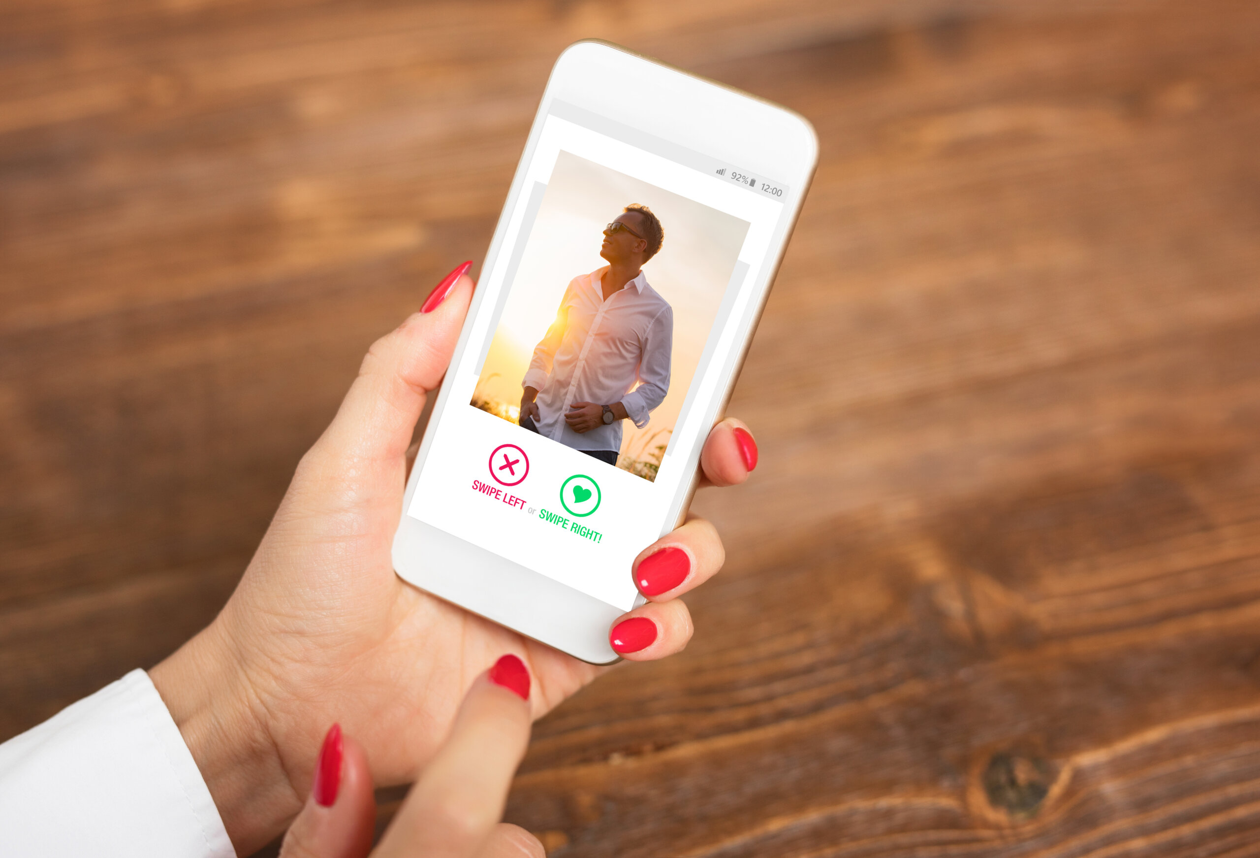 What Are the Downsides to Online Dating?