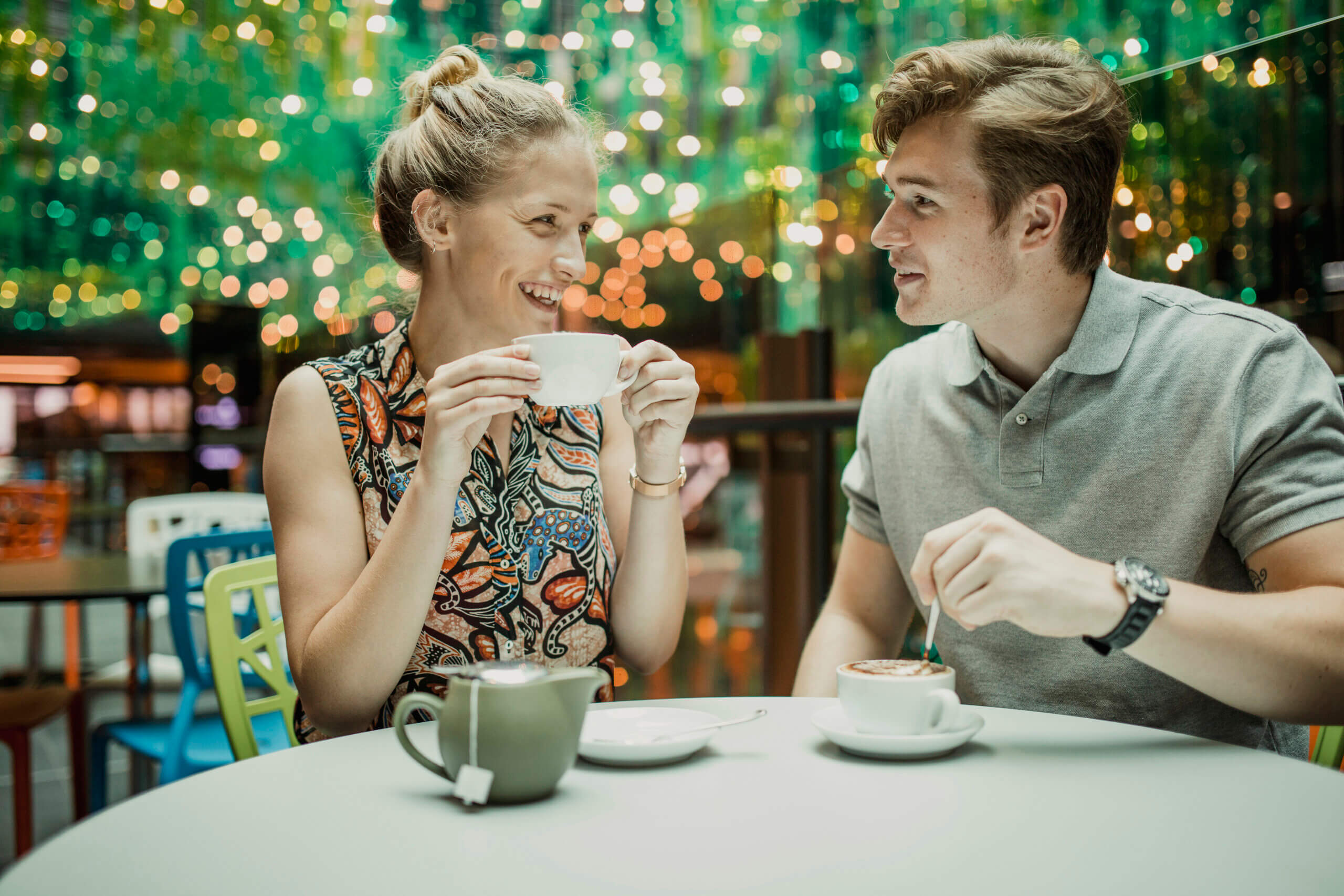 How Would a Guy Feel if a Woman Showed Up on a First Date Without Any Makeup On?