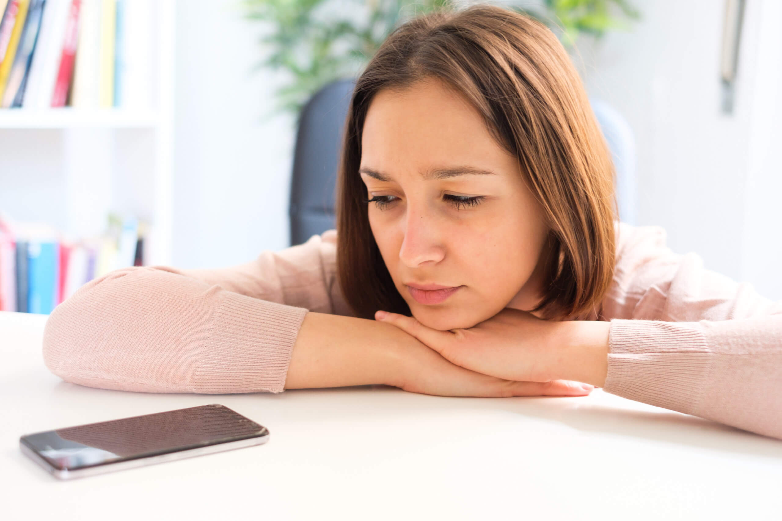Is My Long-Distance Boyfriend Just Busy or Losing Interest?